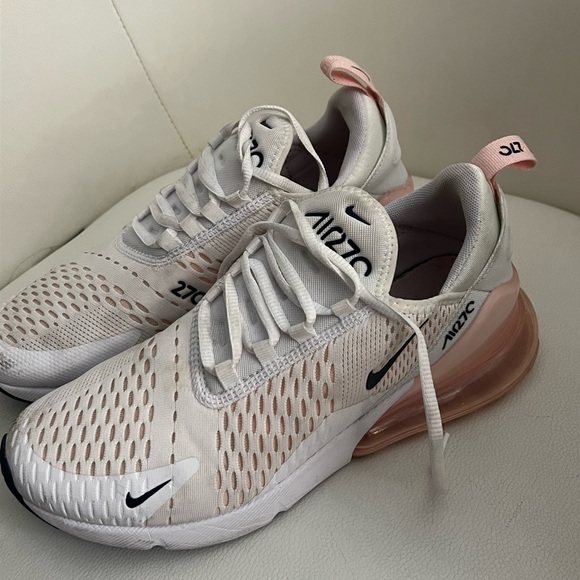 Nike Shoes - Women’s Nike Air Max 270